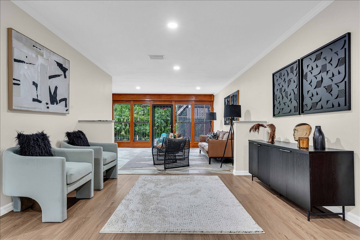 Blackstone Modern · interior view 10 of 12 · design by Laura Pinzón, Tampa FL