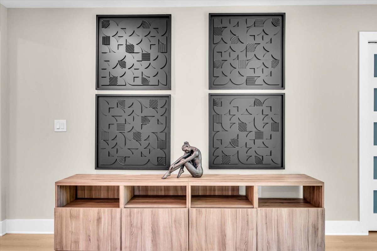 Noir & Ivory · interior view 8 of 13 · design by Laura Pinzón, Tampa FL