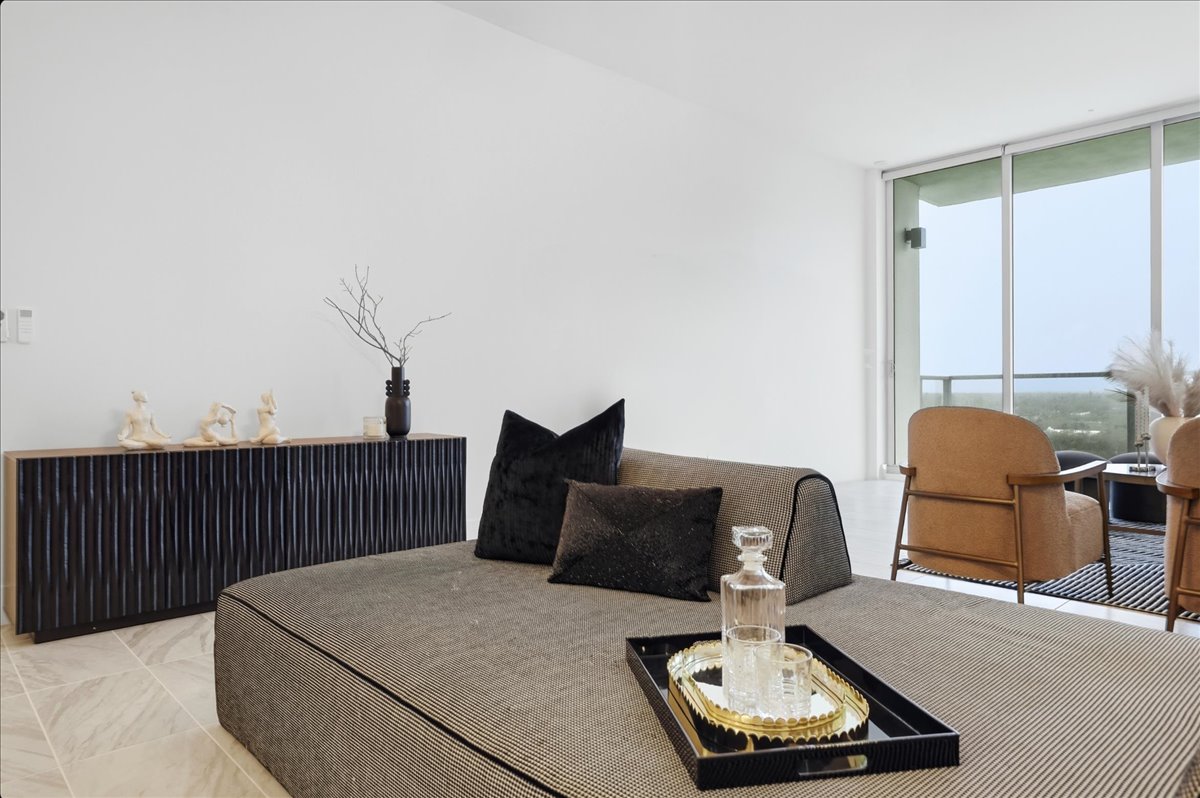 Skyline Collection · interior view 35 of 47 · design by Laura Pinzón, Tampa FL