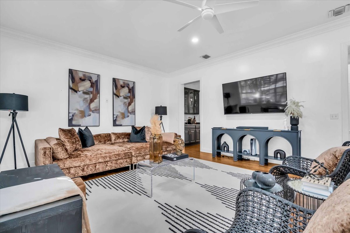 The Line House · interior view 6 of 31 · design by Laura Pinzón, Tampa FL