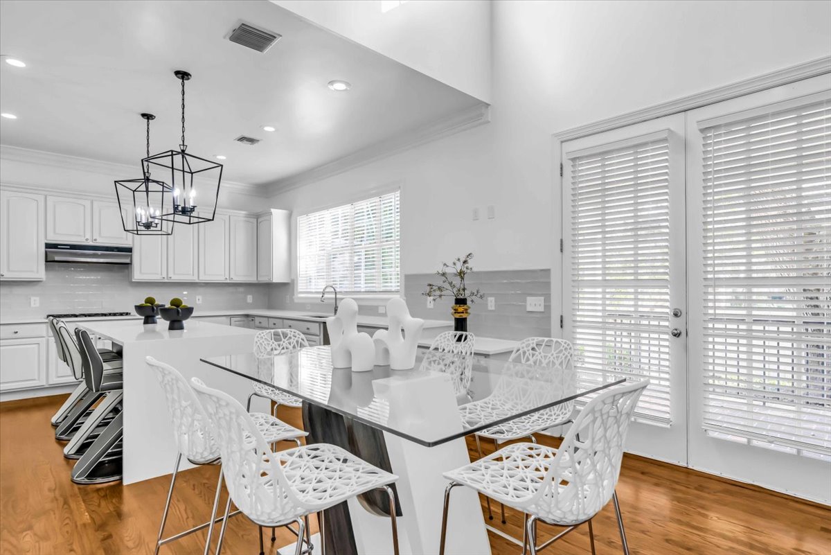 The Line House · interior view 12 of 31 · design by Laura Pinzón, Tampa FL