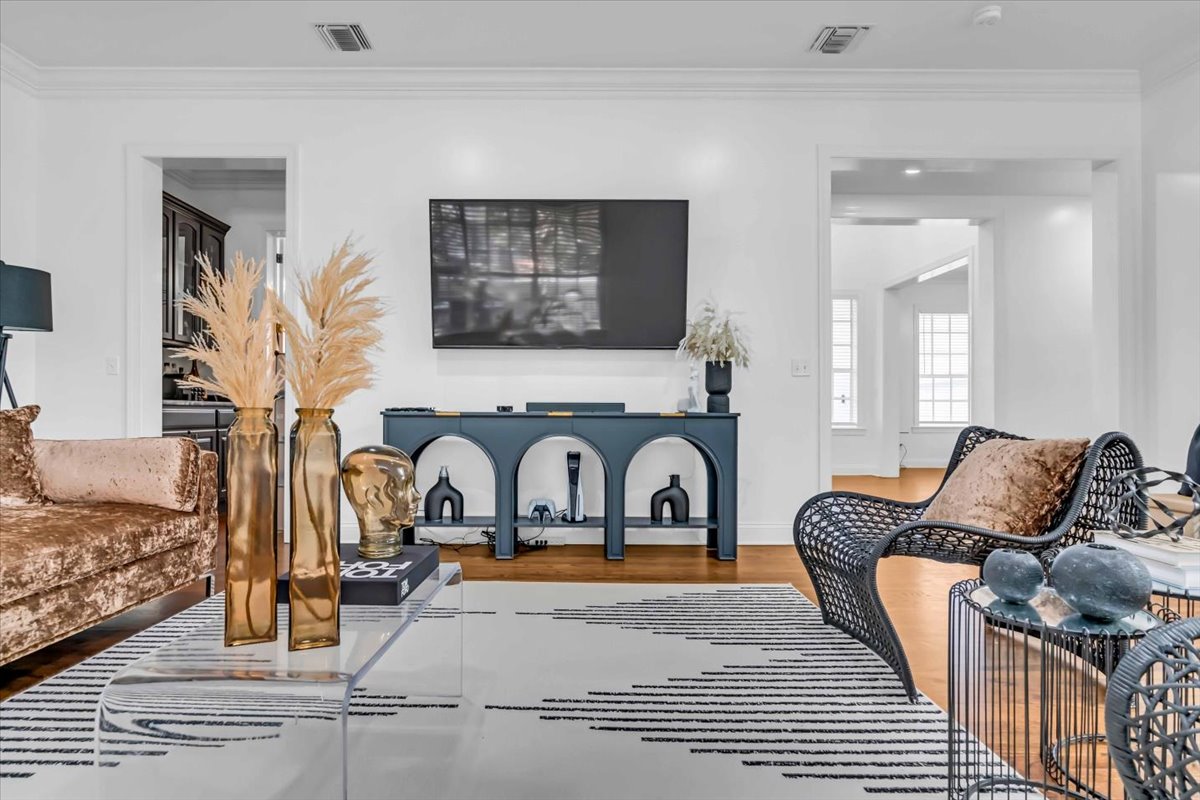 The Line House · interior view 17 of 31 · design by Laura Pinzón, Tampa FL